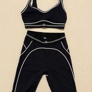 ALO Yoga black and White Leggings